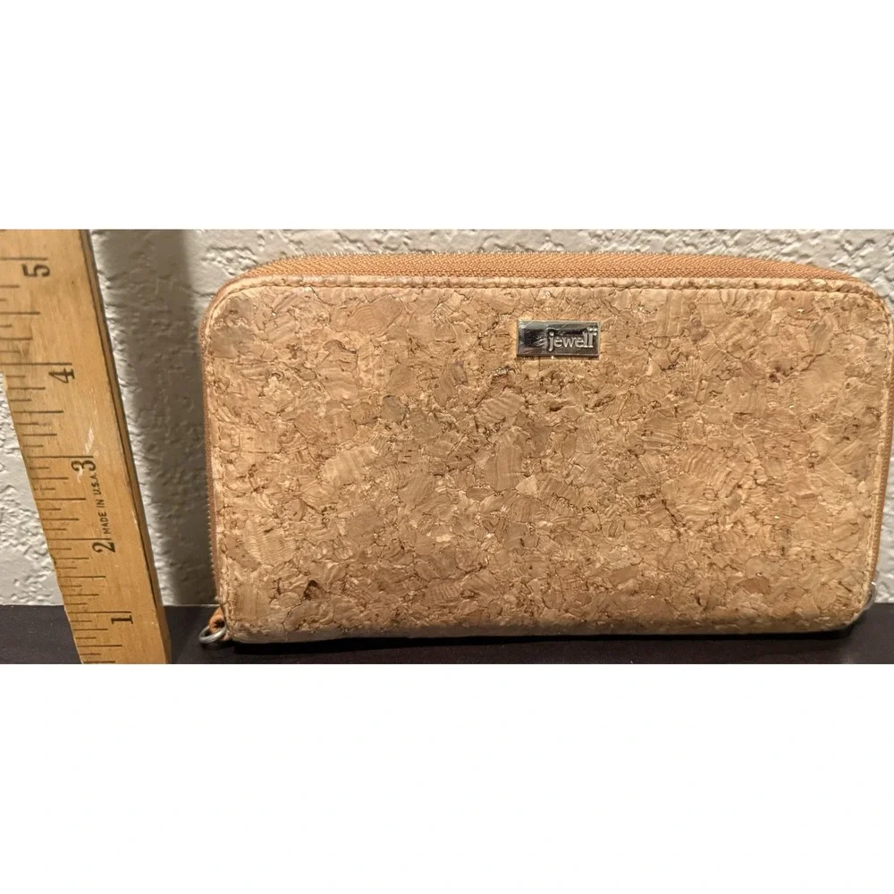Jewell  By Thirty One  Tan Metallic Cork  Wallet EUC